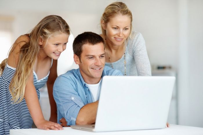 Каждому члену семьи - свой аккаунт на домашнем ноутбуке!